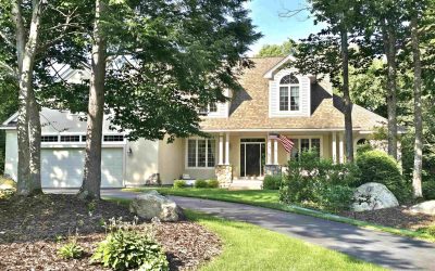 Active | 22 Moat Lane, Hales Location, NH 03860